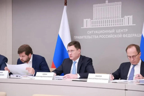 Александр Новак провел совещание по ситуации на топливном рынке