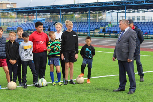 «Спорт – норма жизни»: в Адамовке обновили стадион