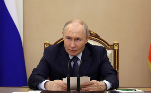 На совещании по экономическим вопросам Владимир Путин поддержал инициативу «Единой России» об отсрочке погашения регионами бюджетных кредитов