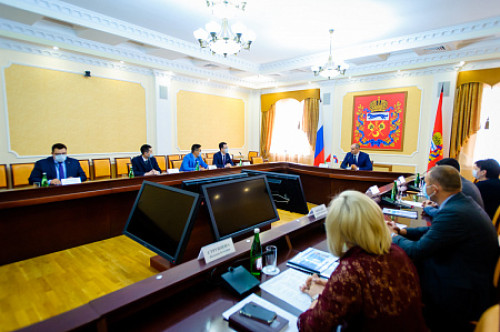 Денис Паслер: «Мы заинтересованы в создании для оренбуржцев новых высокооплачиваемых рабочих мест на производстве»