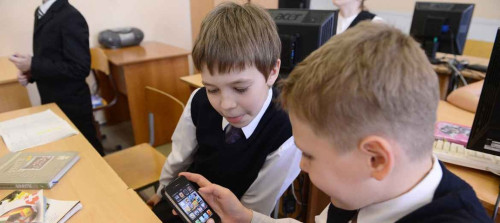 Около 10 тысяч оренбургских школьников попробовали свои силы на «Уроке цифры»