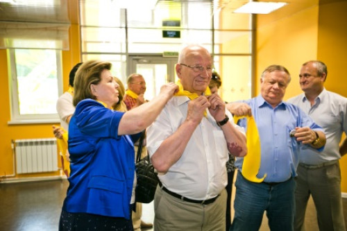 Валентина Терешкова и Виктор Заварзин встретились с юными оренбуржцами в детском образовательно-оздоровительном центре «Солнечная страна»