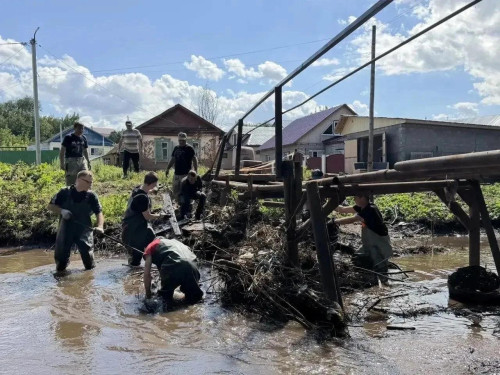 В Бугуруслане прошёл масштабный общегородской субботник